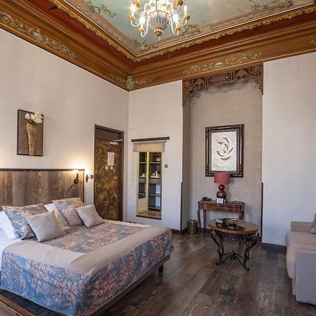 סלון-דה-פרובנס Hotel De Charme Le Provence מראה חיצוני תמונה