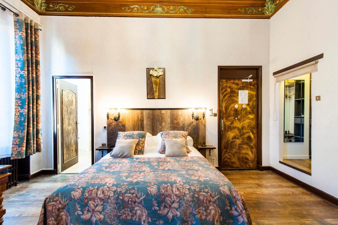 סלון-דה-פרובנס Hotel De Charme Le Provence מראה חיצוני תמונה