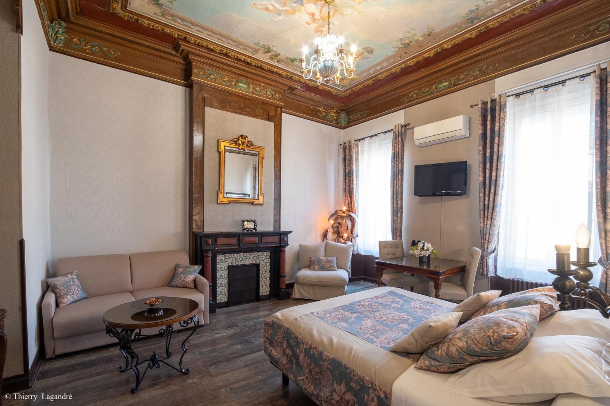 סלון-דה-פרובנס Hotel De Charme Le Provence מראה חיצוני תמונה