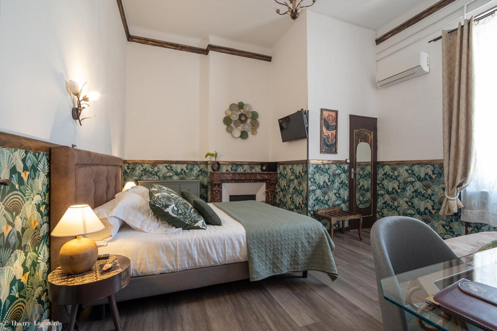סלון-דה-פרובנס Hotel De Charme Le Provence מראה חיצוני תמונה